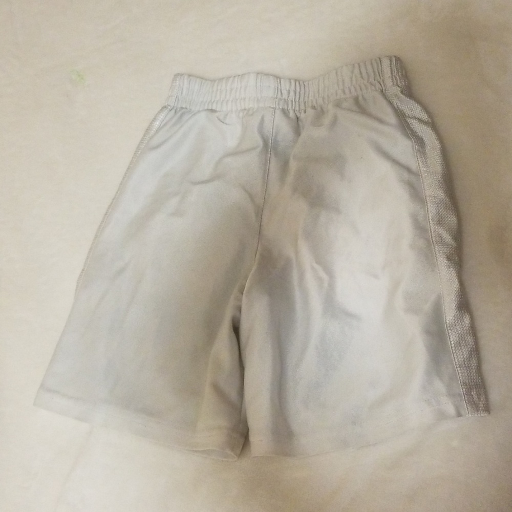 Shorts - Picture 2 of 3
